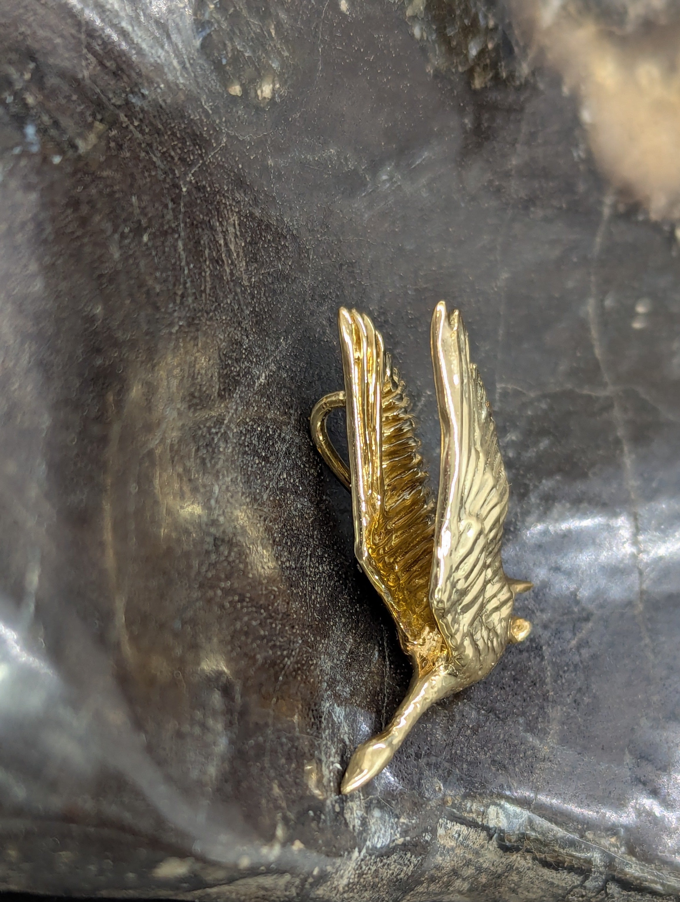 Wings Up Canada Goose pendant